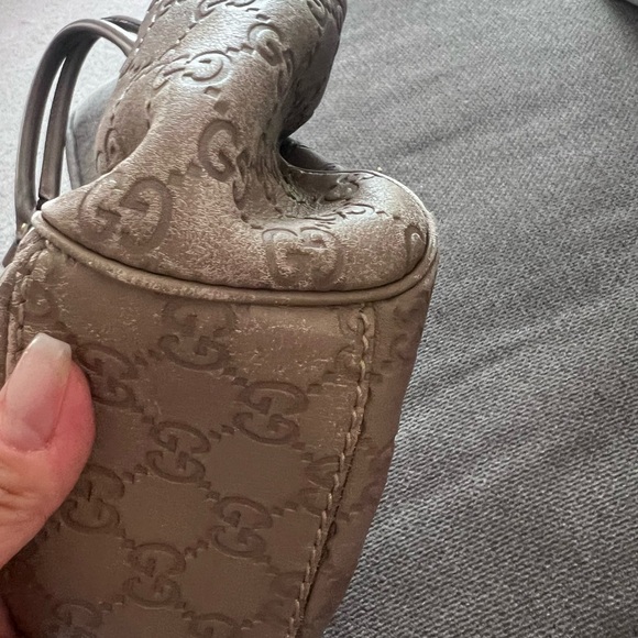 Gucci Gold-Tone Embossed Shoulder Bag - Picture 4 of 8